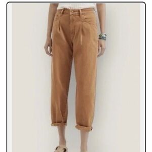 Pilcro The Breaker Barrel Leg Jeans.
Size 28